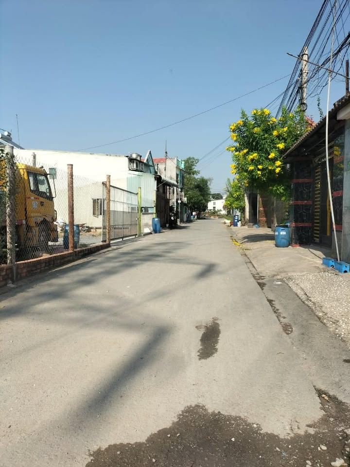 Nhà bán Tân Hiệp, Dĩ An 280m² giá 2 tỷ - Căn nhà gác lửng kiên cố, giá rẻ nhất khu vực!