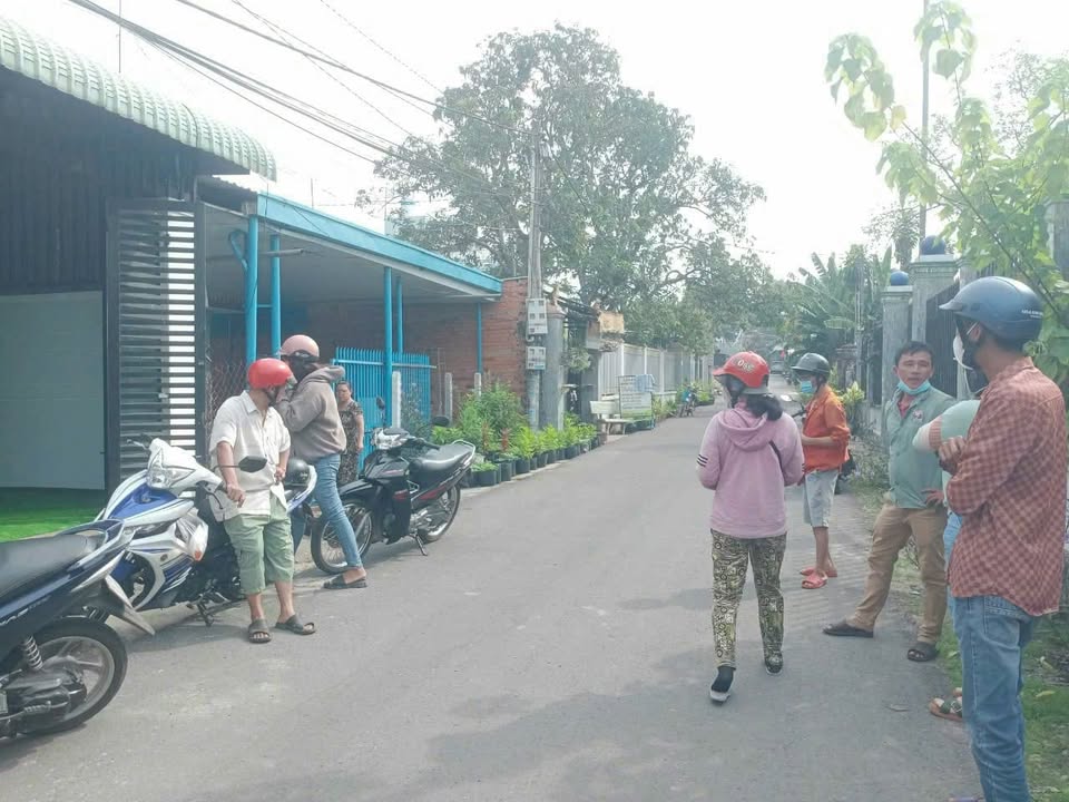 Nhà trệt lửng Tân An, Thủ Dầu Một 85m² giá 2.05 tỷ - Mặt tiền ĐX 128, gần chợ Bến Thế!