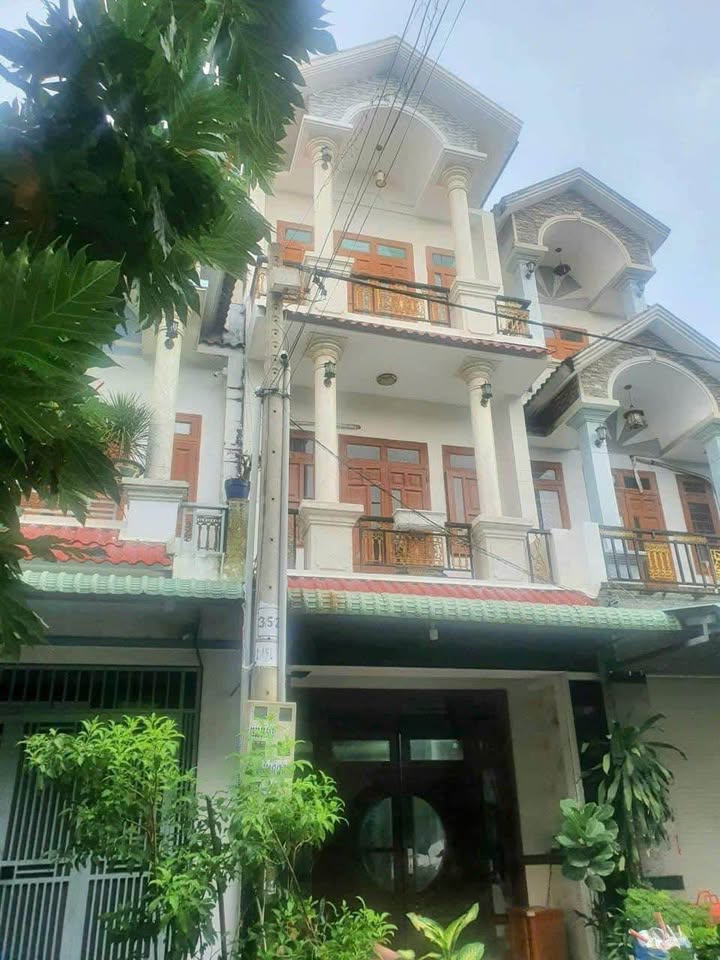 Nhà 1 trệt 2 lầu đường Hai Bà Trưng, Dĩ An 60m² giá 3.4 tỷ - Sẵn sàng vào ở ngay!