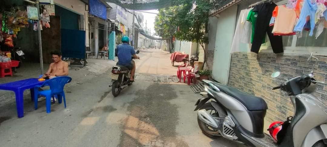 Nhà 2 Tầng Đẹp 32m² Giá 2 Tỷ - Vị Trí Kinh Doanh Tại Bình Tân