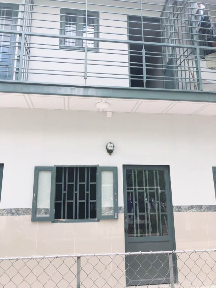 Nhà 1 trệt 1 lầu Tân Đông Hiệp 18m² giá chỉ 600 triệu - Vị trí đắc địa gần chợ!