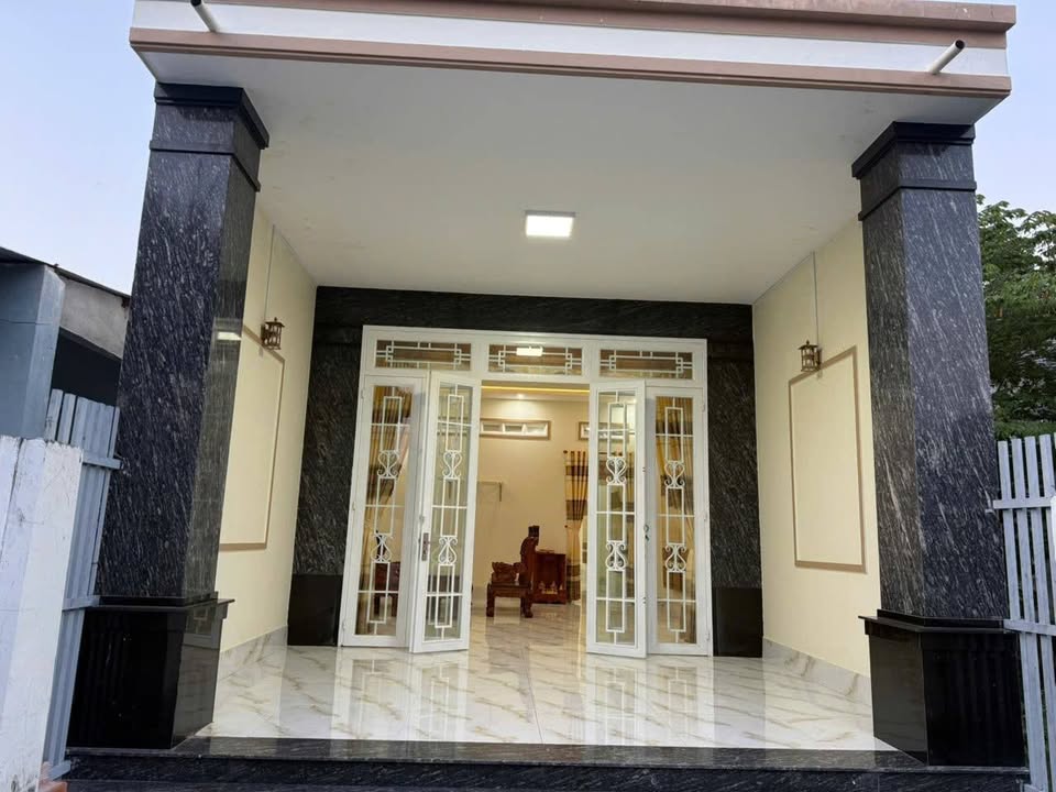 Nhà đất Châu Thành Tây Ninh 170m² giá 1.05 tỷ - Sát chợ, nhà còn mới 90%!