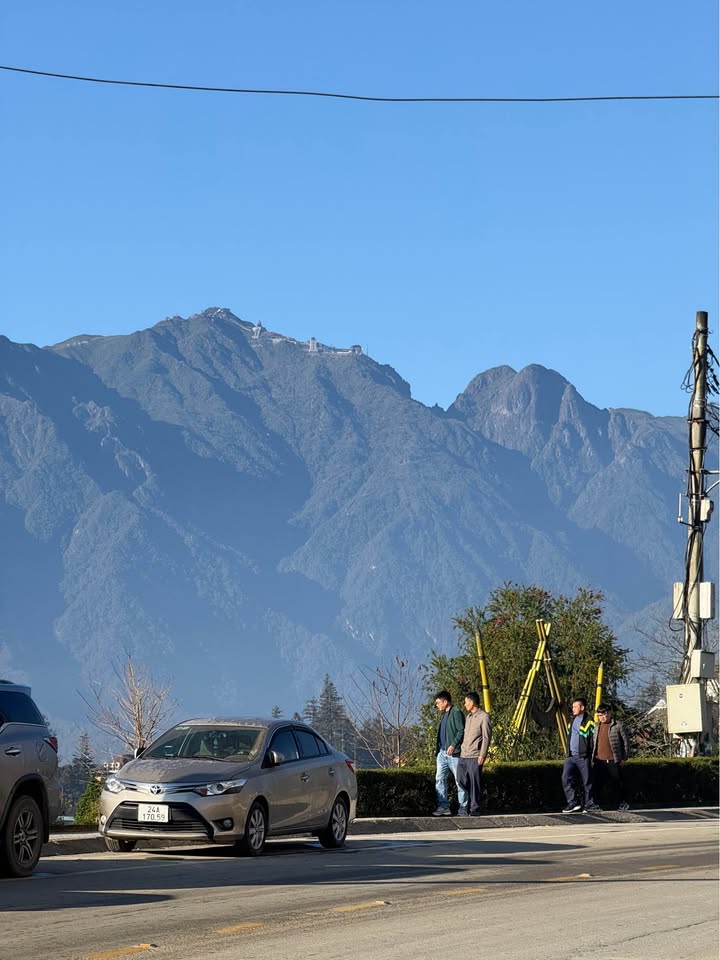 Bán nhà 3 tầng tại phố Ngũ Chỉ Sơn, Sa Pa - Siêu vị trí bên Hồ Mắt Ngọc!