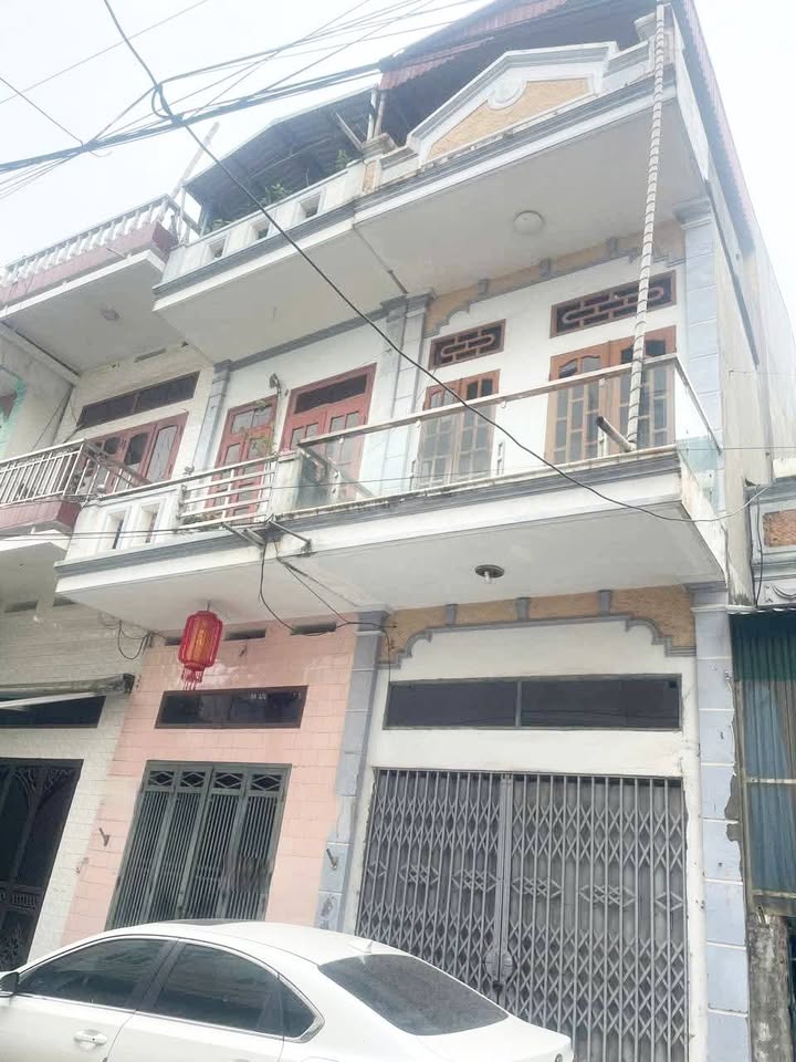 Bán đất tặng nhà 2 tầng tại Lê Thanh Nghị, Hải Tân - Giá chỉ 2.23 tỷ!