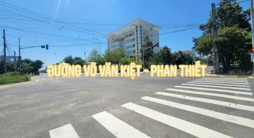Đất thổ cư mặt tiền đường Võ Văn Kiệt, Phan Thiết 124,5m² giá 5 tỷ - Cơ hội đầu tư sinh lời!