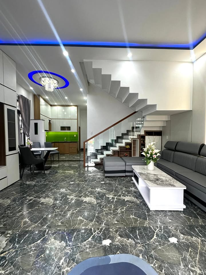 Nhà 2 mặt kiệt ô tô 4m Hoàng Văn Thái 62m² giá 4 tỷ - Gần bến xe trung tâm!