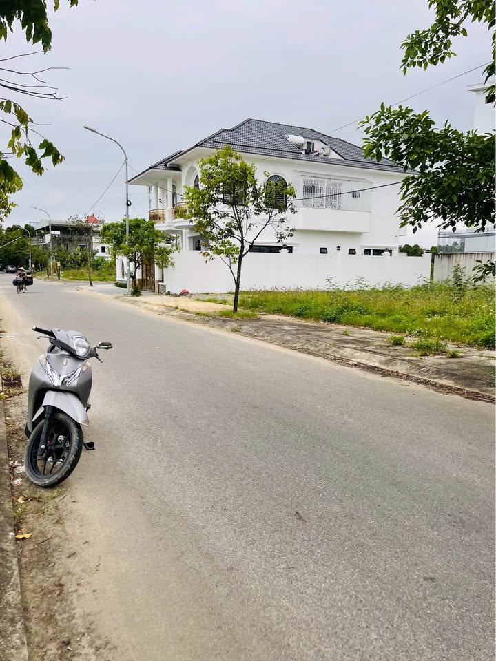 Biệt thự đường Võ Quán, kdc Uhome 240m² giá 5.9 tỷ - Cơ hội đầu tư hấp dẫn!