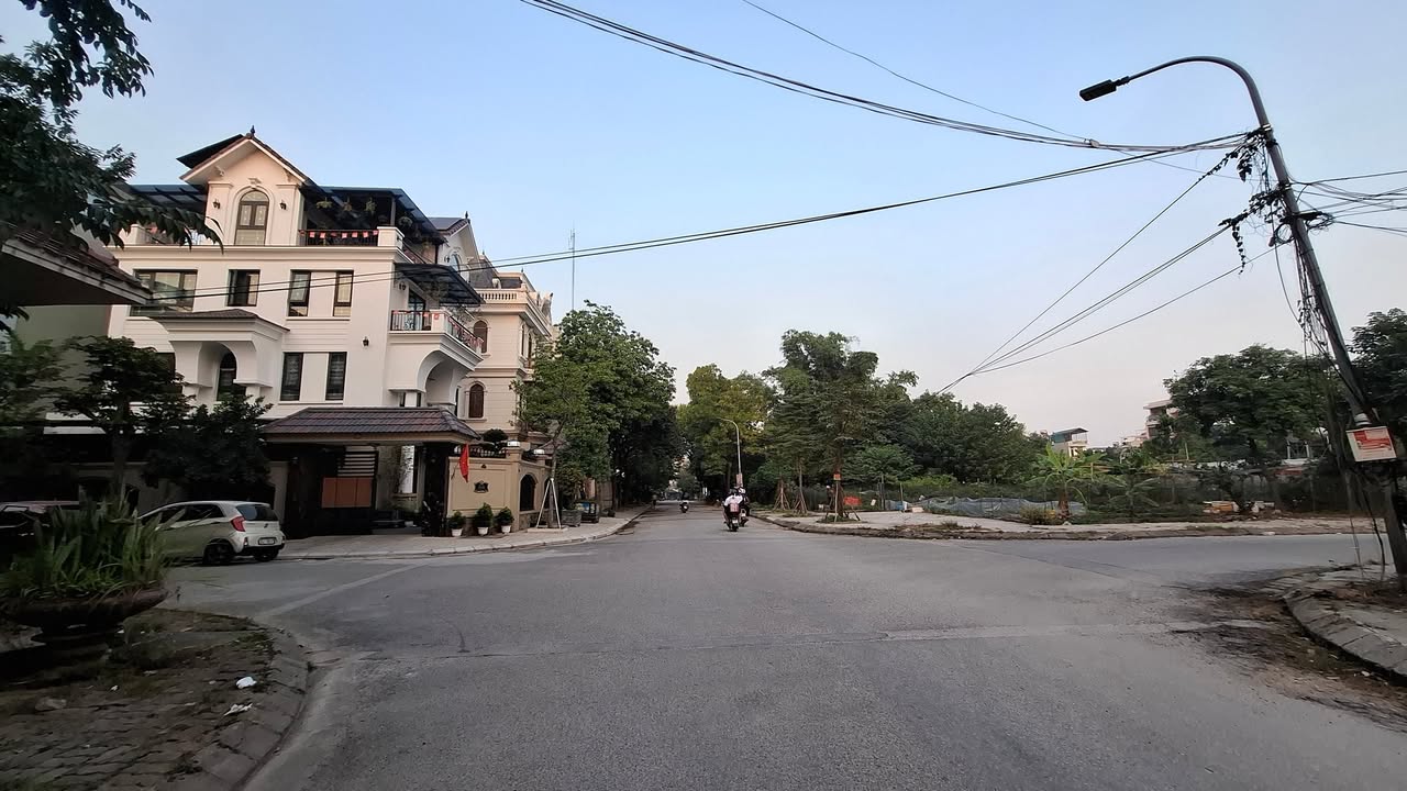 Biệt thự Phú Điền Đồng Nguyên 396m² giá 21 tỷ - Sổ đỏ lâu dài, thương lượng!