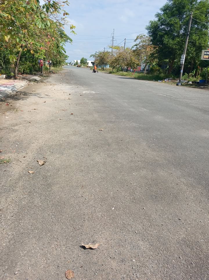 Nhà bán đường Phan Văn Xoàn, phường Tân Xuyên, 90m² - Giá chỉ 900 triệu!