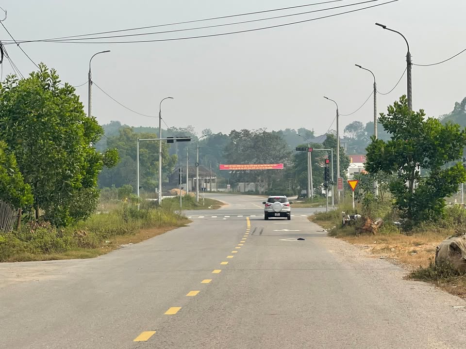 Đất thổ cư Văn Lung 100m² giá 1.6 tỷ - Vị trí đẹp ngay ngã tư lớn!