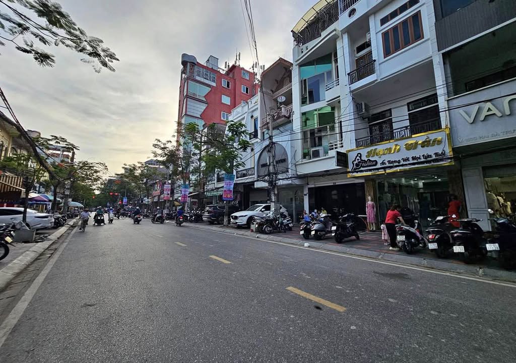 Bán gấp FrontHouse mặt đường Lê Lợi, Hải Phòng, 83m² giá 21 tỷ - Lô góc đẹp nhất!