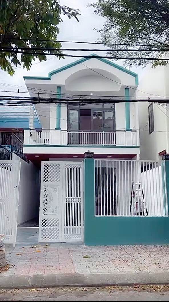 Nhà 2 mê Nguyễn Công Hoan, Đà Nẵng 125m² giá 7.8 tỷ - Vị trí đắc địa gần bến xe!