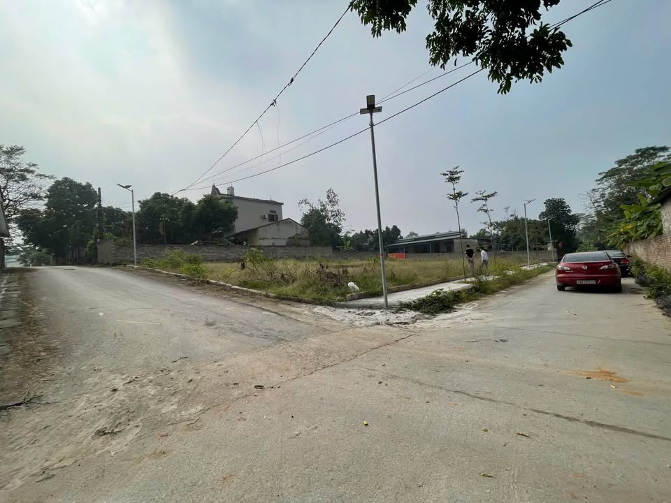 Đất nền Định Trung, Vĩnh Yên 112m² giá 1.1 tỷ - Sổ đỏ chính chủ, pháp lý rõ ràng!