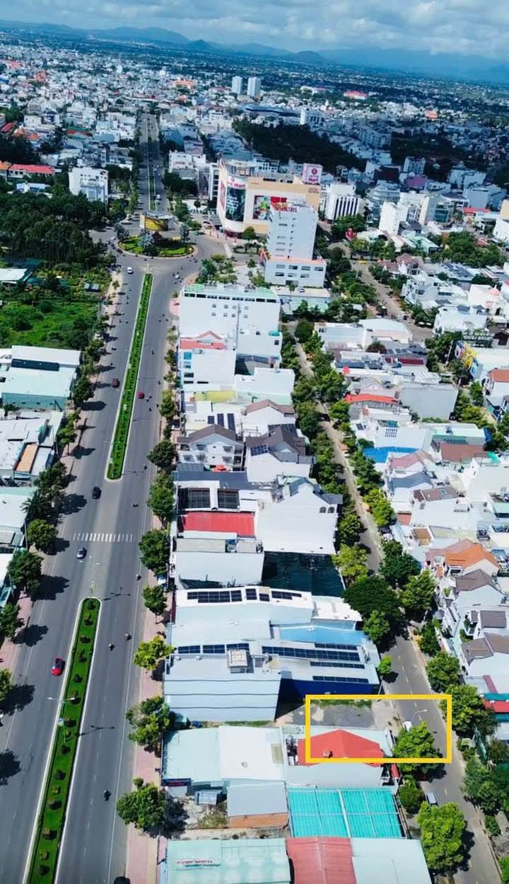 FrontHouse đường Hoàng Bích Sơn, Phan Thiết, 100m² giá 4.2 tỷ - Cơ hội kinh doanh vàng!