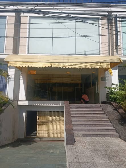 Cho thuê nhà mặt tiền Nguyễn Trung Trực, Dương Đông 5 phòng, giá 25 triệu - Địa điểm kinh doanh lý tưởng!