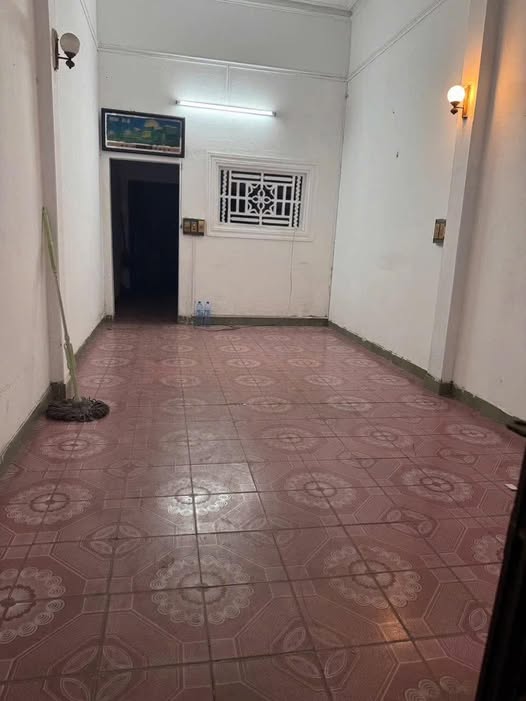 Nhà 2 tầng mặt tiền đường Hoàng Minh Thảo - Kinh doanh siêu lợi nhuận chỉ 7.2 tỷ!