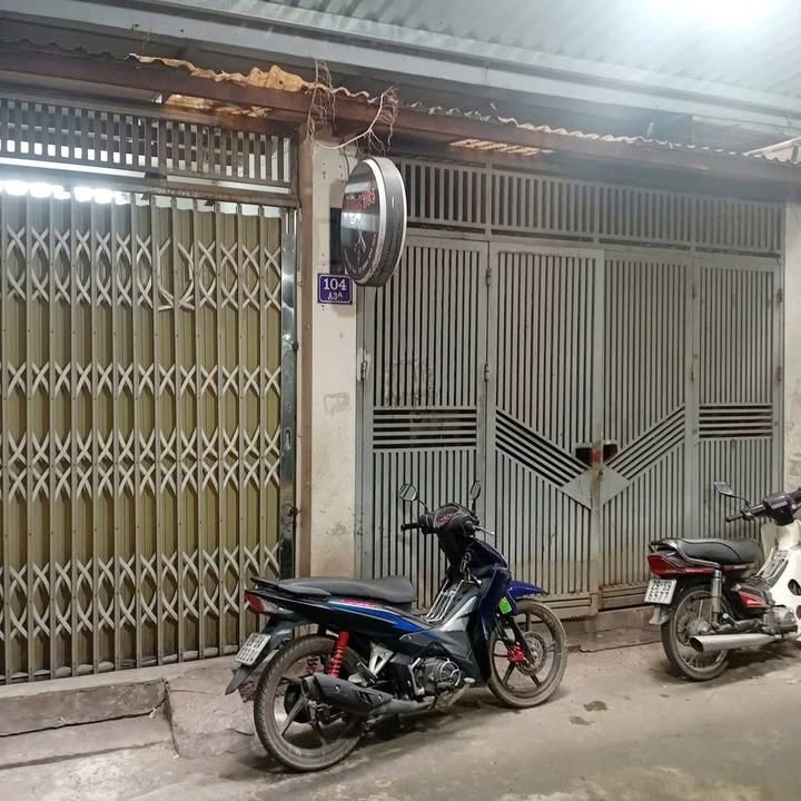 Căn hộ Tập Thể Giảng Võ 42m² giá 600 triệu - Kinh doanh thuận lợi!