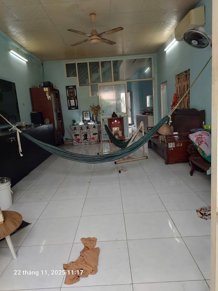 Nhà cấp 4 Tân Túc, Bình Chánh 160m² giá chỉ 2.5 tỷ - Sẵn sàng vào ở!