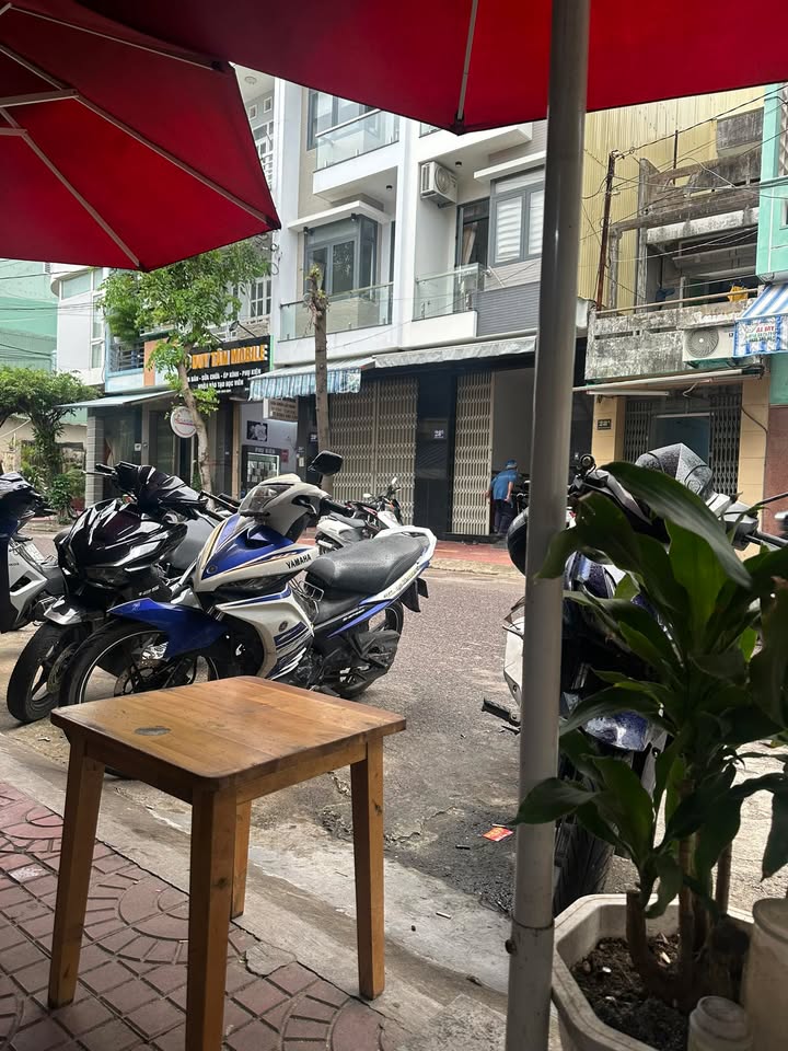 Nhà cho thuê mặt tiền đường ô tô trung tâm Quy Nhơn 3PN giá 9.5 triệu - Phù hợp kinh doanh