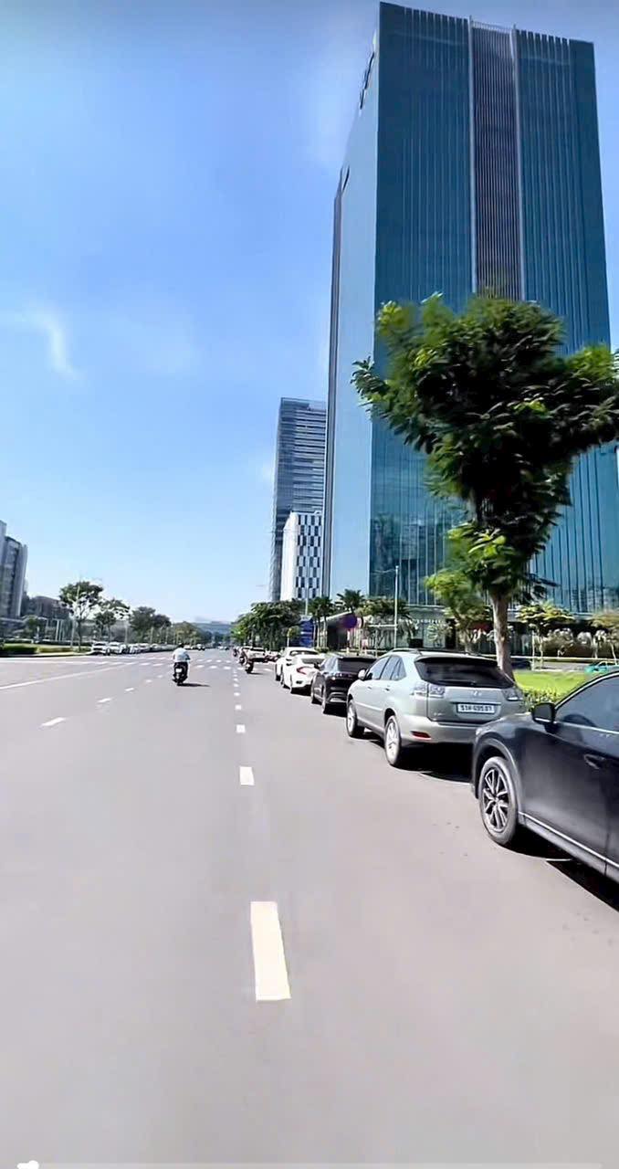 Lô đất mặt tiền Nguyễn Hữu Cảnh, Bình Thạnh 160m² giá 60 tỷ - Vị trí đắc địa cho đầu tư!