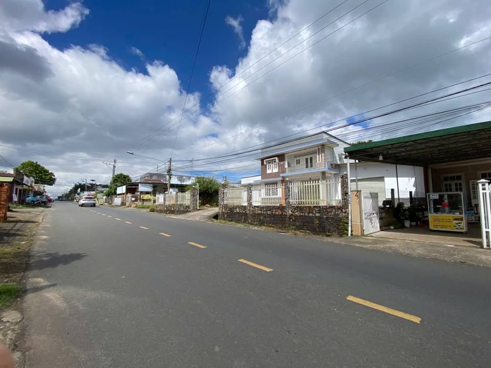 Nhà mặt tiền đường Phan Chu Trinh - Bảo Lộc - 444.8m² giá 6.8 tỷ - Cơ hội đầu tư tuyệt vời!