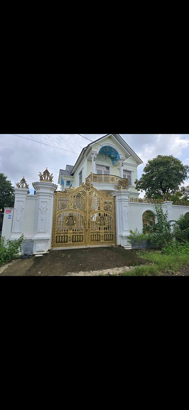 Nhà lầu đường Nguyễn Huệ, Tân Xuân 288m² giá 3.9 tỷ - Chính chủ bán gấp!