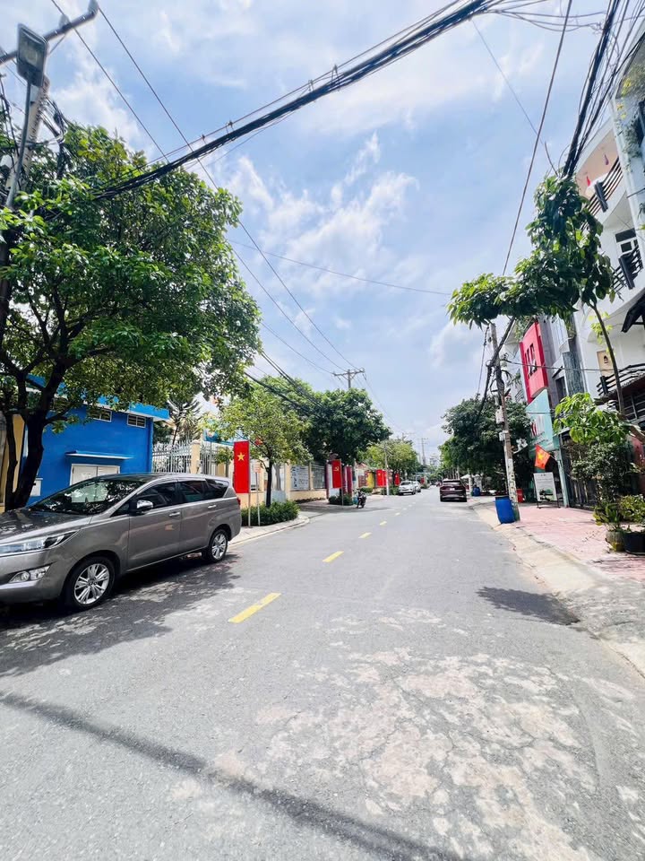 Nhà mặt tiền Linh Chiểu Thủ Đức 99m² giá 18.9 tỷ - Đang cho thuê 25 triệu/tháng!