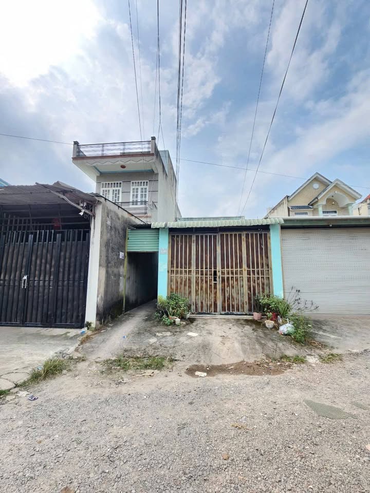 Nhà cấp 4 và 4 phòng trọ tại Thuận Giao 141.2m² giá 3.2 tỷ - Đầu tư sinh lời ngay!