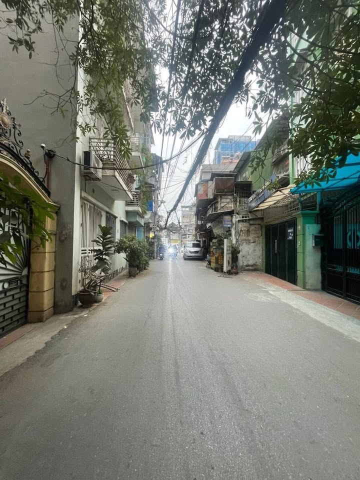 Nhà phố Láng Hạ 118m² giá 34.9 tỷ - Kinh doanh sầm uất, ô tô đỗ cửa!