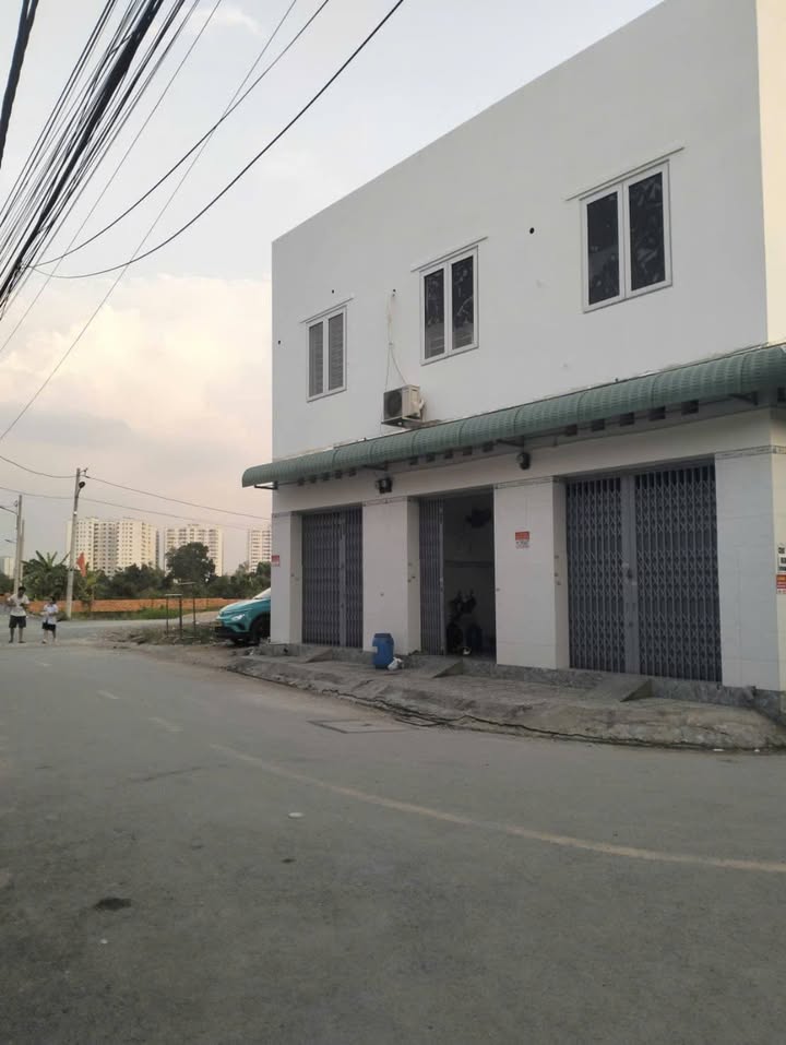 FrontHouse 2 mặt tiền phường Tân Tạo, Bình Tân giá 4.95 tỷ - Căn góc đẹp, vừa ở vừa kinh doanh!