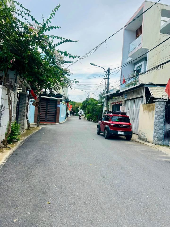 Đất mặt tiền hẻm 363 Nguyễn Trãi, Quảng Ngãi 240m² - Sổ đỏ chính chủ, giá thương lượng!