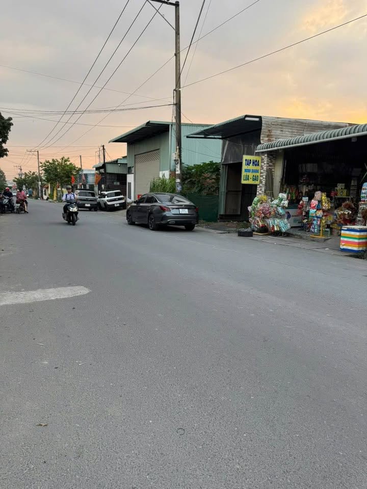 Nhà mặt tiền Nguyên Thái Học, Biên Hòa 115m² giá 2.79 tỷ - Kinh doanh sầm uất!