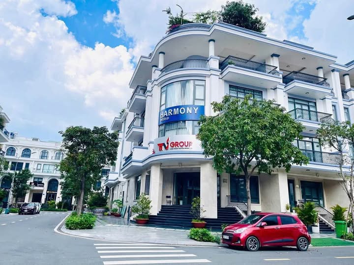 Nhà phố Vạn Phúc City 268.6m² giá 66 tỷ - Đầu tư sinh lời bền vững!