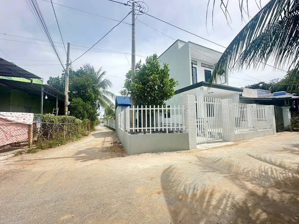 Nhà phố Tân Đông Gò Công Đông 142m² giá 1.3 tỷ - Chính chủ bán gấp!