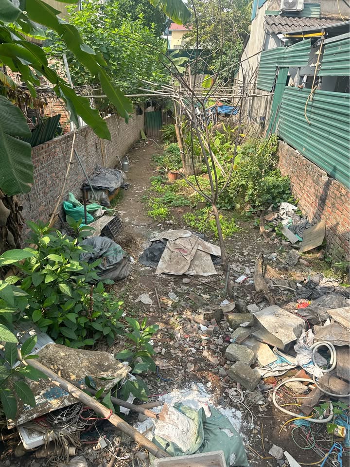 Đất nền Đông Ngạc 95.8m² giá 10.2 tỷ - Sổ đỏ chính chủ, mặt tiền rộng!