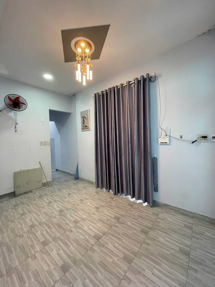 Nhà 1 Trệt 1 Lầu tại Nha Trang 30m² giá 2.4 tỷ - Sát chợ Sơn Thủy!