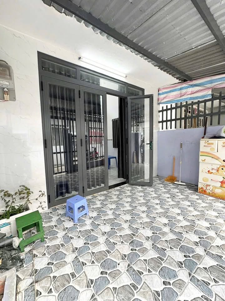 Nhà cho thuê đường Nguyễn Trung Trực, Rạch Giá 2PN giá 3.5 triệu - Thiết kế hiện đại, sẵn sàng vào ở!