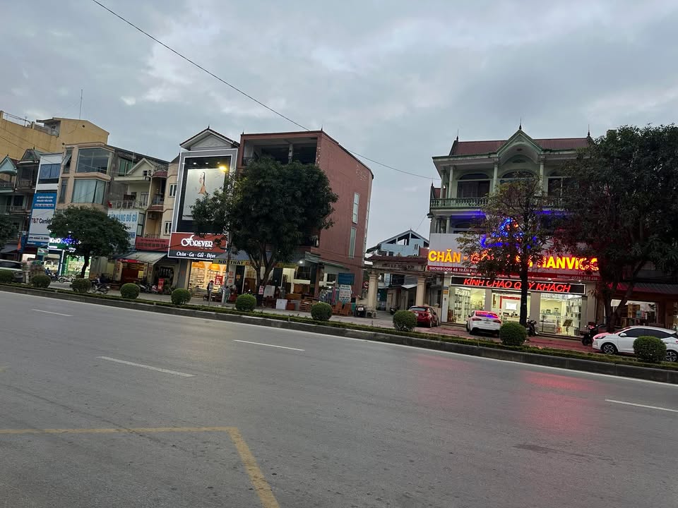 Nhà 2 tầng Lối 2 Trần Phú Vinh 100m² - Thiết kế đẹp, thoáng mát!