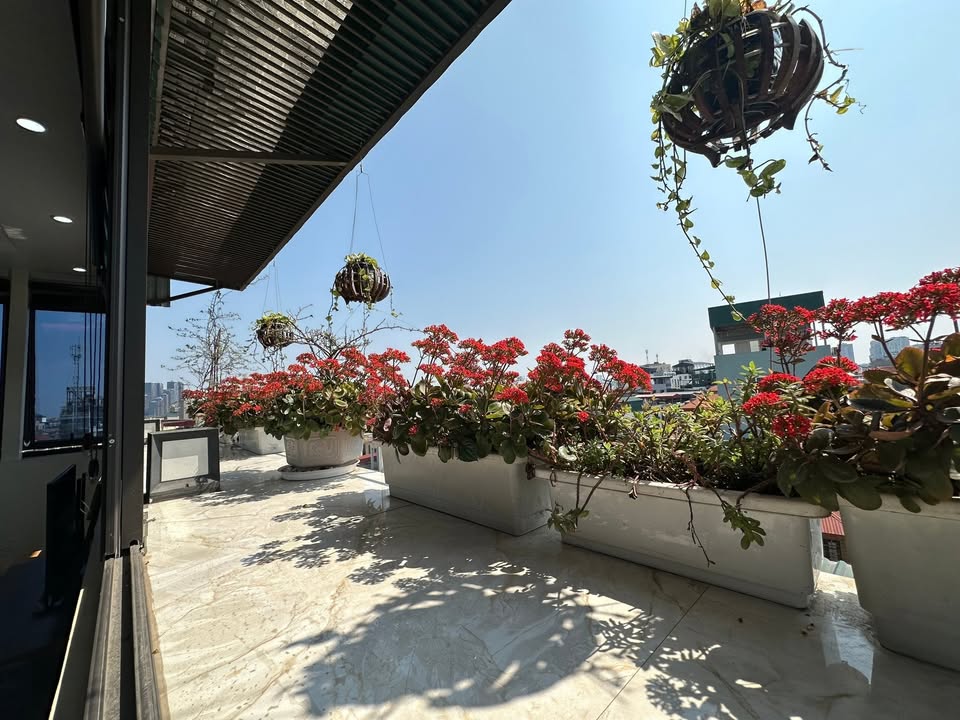 Căn hộ Penhouse 16 Võng Thị 100m² - Full nội thất, chỉ cần vào ở ngay!