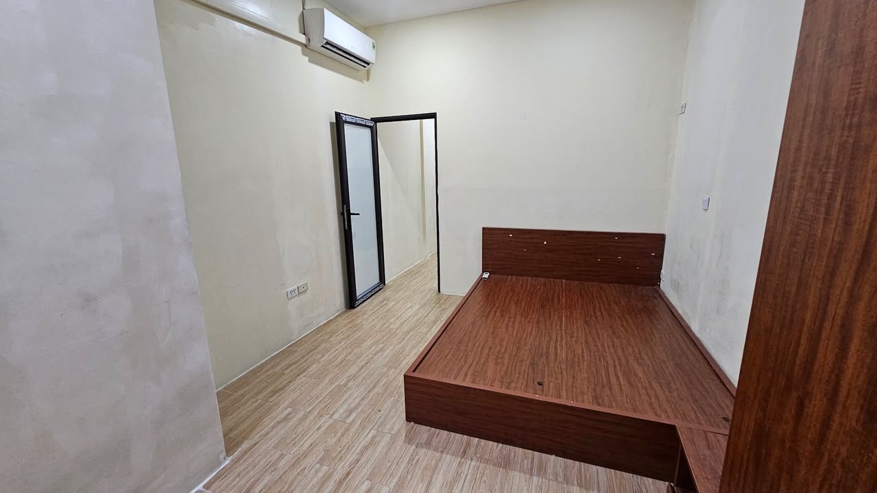 Căn hộ cho thuê 1 phòng ngủ tại ngõ 93 Trung Kính 40m² - Full nội thất, thoáng mát!