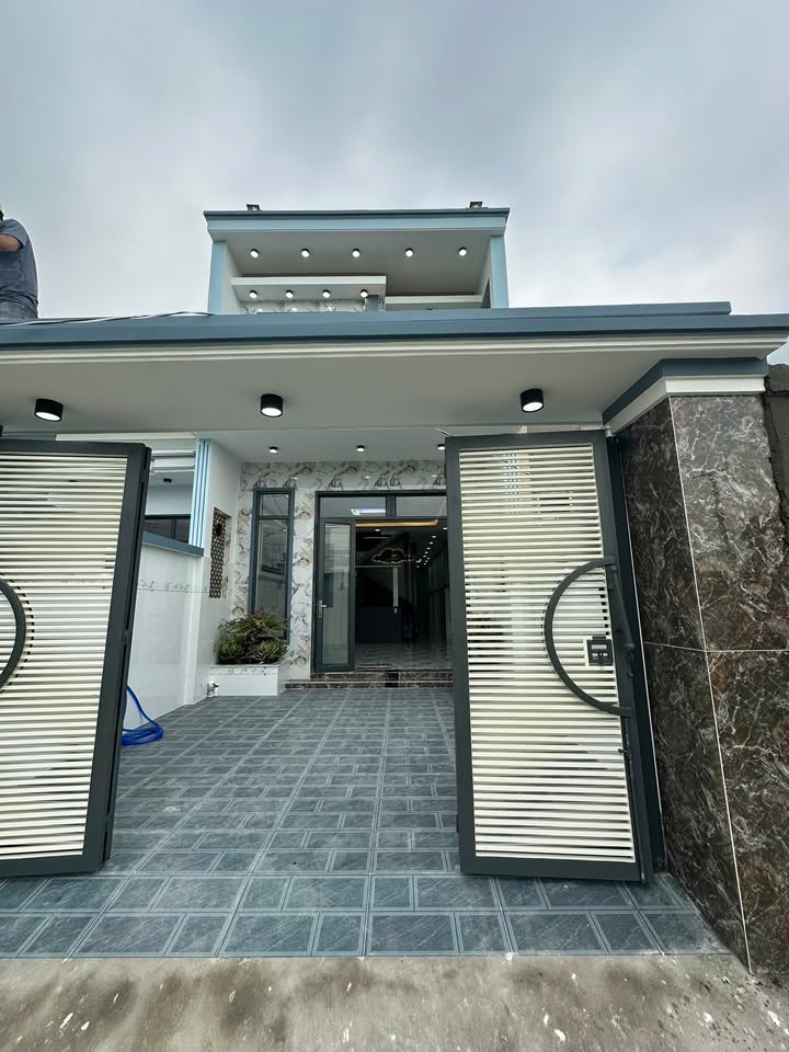 Nhà riêng Cần Giuộc 115m² giá 2.7 tỷ - Sổ hồng chính chủ, vào ở ngay!