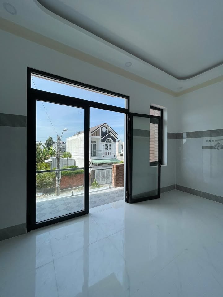 Nhà 1 trệt 1 lầu KDC Minh Linh, Vĩnh Long 100m² giá 2.65 tỷ - Sẵn sàng vào ở!