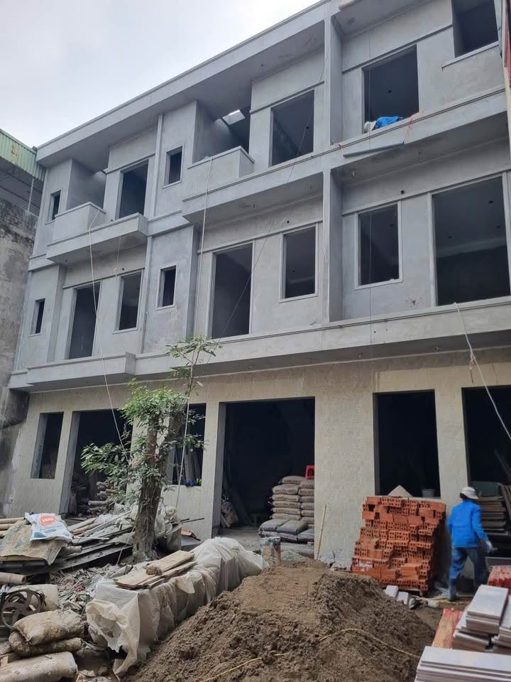 Nhà 3 tầng Tiền Phong 40m² giá 2.1 tỷ - Thiết kế đẹp và thoáng mát!