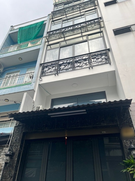 Nhà mặt tiền Trịnh Đình Trọng, Tân Phú 44m² giá 8.8 tỷ - Cơ hội đầu tư tuyệt vời!