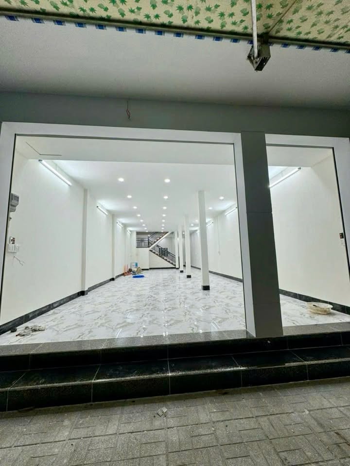 Nhà cho thuê mặt tiền Hà Hoàng Hổ, Long Xuyên 106m² - Giá chỉ 25 triệu/tháng!