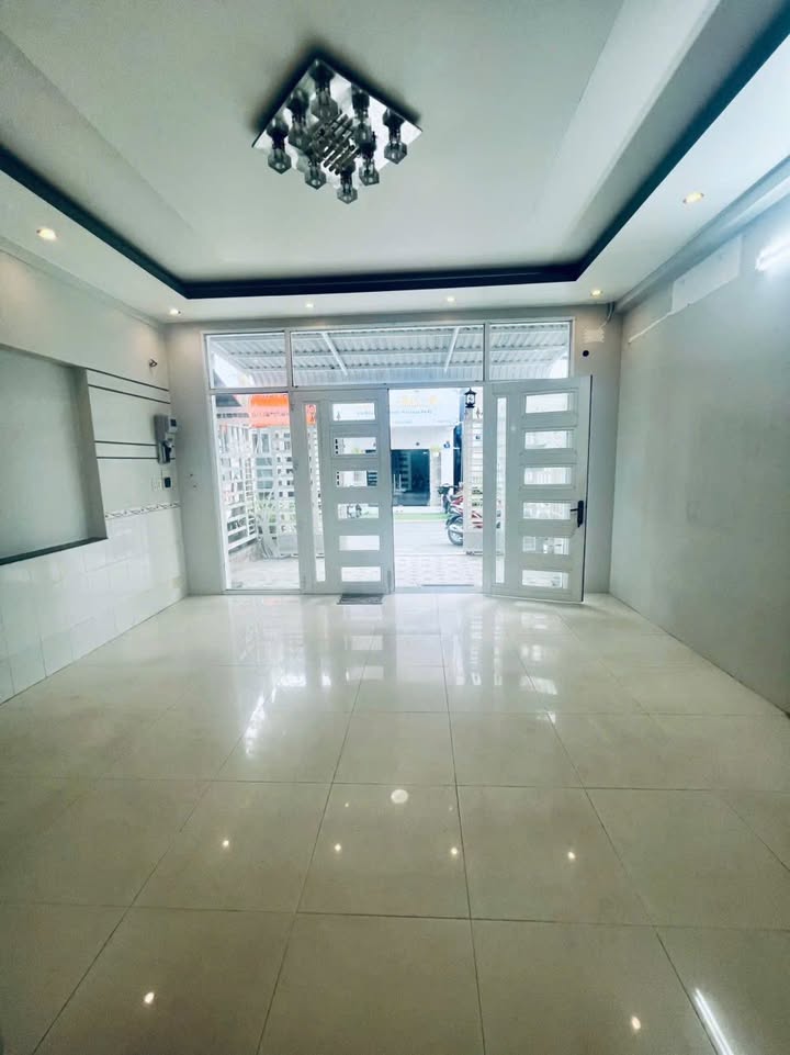 Nhà cho thuê 2 tầng đường Cô Giang, Mỹ Bình, 74m² - Thích hợp kinh doanh đa ngành nghề!