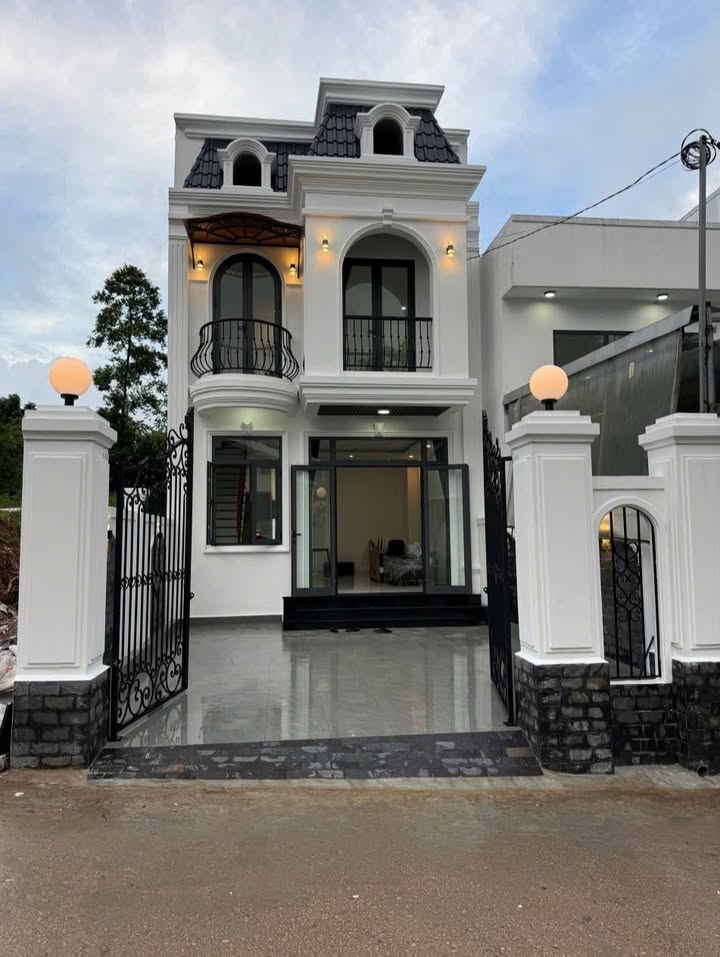 Nhà 2 tầng kiệt ô tô Vũ Ngọc Phan, TP Huế giá 3.2 tỷ - Không thể bỏ lỡ!