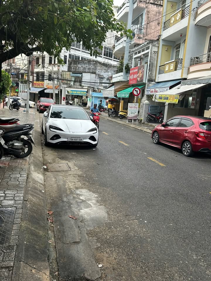 Nhà 3 tầng đường Đào Duy Từ, Nha Trang 57m² giá 7.5 tỷ - Hàng hiếm sát chợ Đầm!