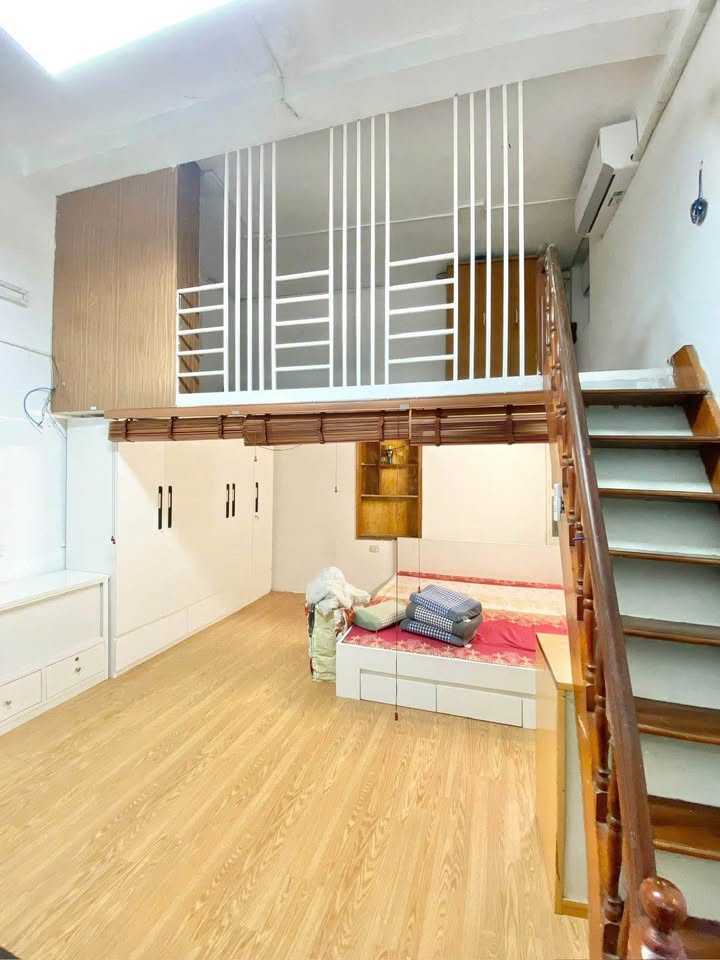 Căn hộ cho thuê phố Hàng Quạt, Hoàn Kiếm 60m² - Sẵn sàng vào ở ngay!