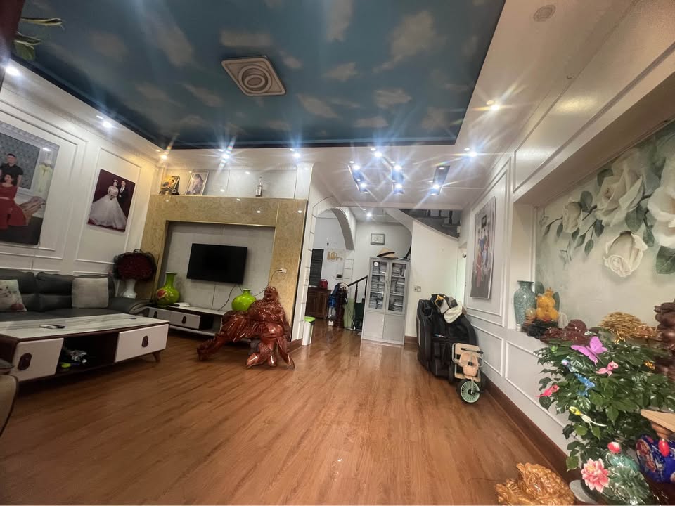 Nhà 3 tầng Hạ Long 60m² giá thỏa thuận - Ô tô đỗ thoải mái!